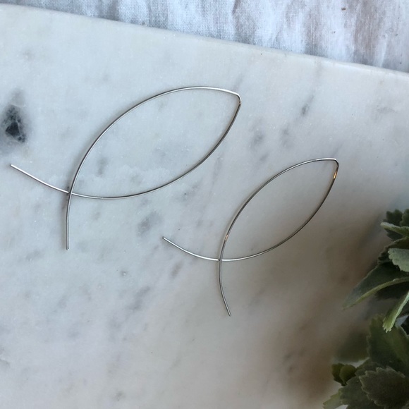 The Eryn - Simple Silver Threader Hoops - Picture 3 of 6